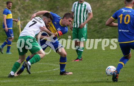 Fussball. 1. Klasse D. DSG Ferlach gegen Tainach.  Thomas Schmautz   (Ferlach),  Musa Mevmedoski  (Tainach). Ferlach 29.4.2023.
Foto: Kuess


---
pressefotos, pressefotografie, kuess, qs, qspictures, sport, bild, bilder, bilddatenbank