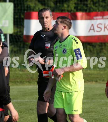 Fussball Kaerntner Liga. SK Austria Klagenfurt gegen Spittal.  Schiedsrichter Guenter Messner, Marcel Koestenbauer (Austria Klagenfurt).  Brueckl, am 27.5.2023.
Foto: Kuess



---
pressefotos, pressefotografie, kuess, qs, qspictures, sport, bild, bilder, bilddatenbank