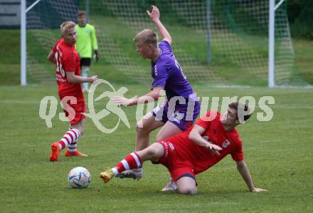 Fussball Kaerntner Liga. SK Austria KLagenfurt Amateure gegen ATSV Wolfsberg.  Nico Lukasser-Weitlaner  (Austria Klagenfurt),  Noah Mueller  (Wolfsberg). Brueckl, am 9.6.2023.
Foto: Kuess



---
pressefotos, pressefotografie, kuess, qs, qspictures, sport, bild, bilder, bilddatenbank