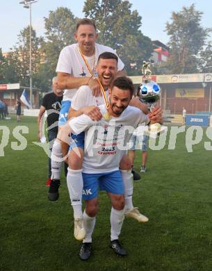 Fussball KFV Cup. SAK gegen Dellach/Gail.  Jubel Patrick Lausegger, Darjan Aleksic, Darijo Biscan (SAK). Klagenfurt, am 17.6.2023.
Foto: Kuess



---
pressefotos, pressefotografie, kuess, qs, qspictures, sport, bild, bilder, bilddatenbank