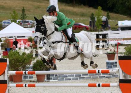 Reiten. Oesterreichische Staatsmeisterschaft. Dieter Koefler auf Upgrade.. St. Margarethen im Lavanttal. Reiterhof Stueckler, am 24.6.2023.
Foto: Kuess
---
pressefotos, pressefotografie, kuess, qs, qspictures, sport, bild, bilder, bilddatenbank