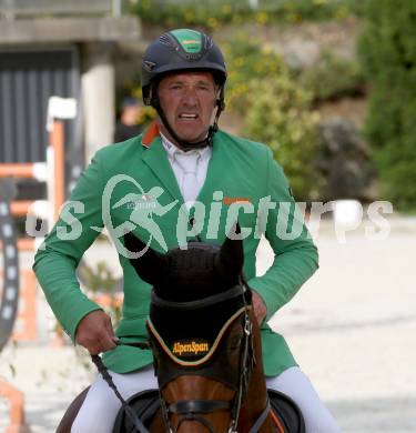 Reiten. Oesterreichische Staatsmeisterschaft. Gerfried Puck auf Equitron Ornaat V. St. Margarethen im Lavanttal. Reiterhof Stueckler, am 24.6.2023.
Foto: Kuess
---
pressefotos, pressefotografie, kuess, qs, qspictures, sport, bild, bilder, bilddatenbank