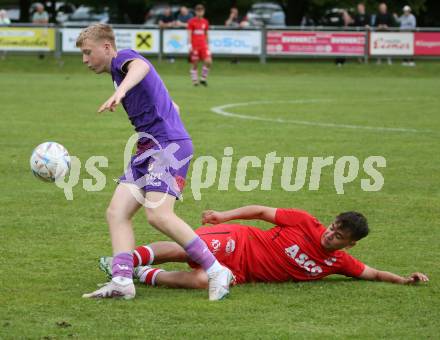 Fussball Kaerntner Liga. SK Austria KLagenfurt Amateure gegen ATSV Wolfsberg.  Nico Lukasser-Weitlaner (Austria Klagenfurt),  Denin Begic  (Wolfsberg). Brueckl, am 9.6.2023.
Foto: Kuess



---
pressefotos, pressefotografie, kuess, qs, qspictures, sport, bild, bilder, bilddatenbank