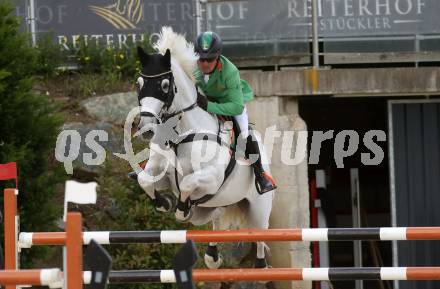 Reiten. Oesterreichische Staatsmeisterschaft.  Dieter Koefler auf Upgrade . Margarethen im Lavanttal. Reiterhof Stueckler, am 24.6.2023.
Foto: Kuess



---
pressefotos, pressefotografie, kuess, qs, qspictures, sport, bild, bilder, bilddatenbank