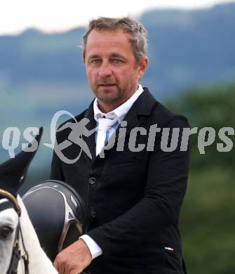 Reiten. Oesterreichische Staatsmeisterschaft. Englbrecht Roland. St. Margarethen im Lavanttal. Reiterhof Stueckler, am 24.6.2023.
Foto: Kuess
---
pressefotos, pressefotografie, kuess, qs, qspictures, sport, bild, bilder, bilddatenbank