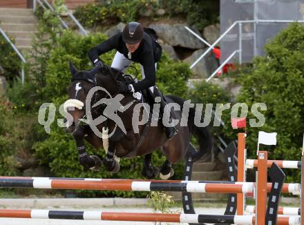 Reiten. Oesterreichische Staatsmeisterschaft.   Jannik Domaingo auf Gershwin S. Margarethen im Lavanttal. Reiterhof Stueckler, am 24.6.2023.
Foto: Kuess



---
pressefotos, pressefotografie, kuess, qs, qspictures, sport, bild, bilder, bilddatenbank