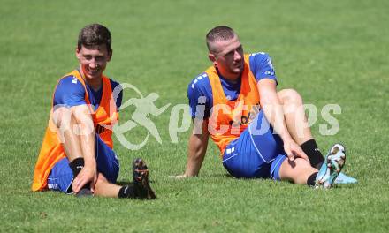 Fussball Bundesliga. Training SK Austria Klagenfurt.  Till Schumacher, Turgay Gemicibasi . Viktring, am 26.4.2023.
Foto: Kuess



---
pressefotos, pressefotografie, kuess, qs, qspictures, sport, bild, bilder, bilddatenbank