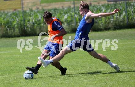 Fussball Bundesliga. Training SK Austria Klagenfurt.   Bego Kujrakovic, Moritz Berg. Viktring, am 26.4.2023.
Foto: Kuess



---
pressefotos, pressefotografie, kuess, qs, qspictures, sport, bild, bilder, bilddatenbank