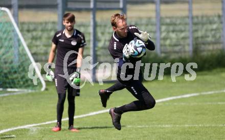 Fussball Bundesliga. Training SK Austria Klagenfurt.   Marco Knaller, Phillip Menzel. Viktring, am 26.4.2023.
Foto: Kuess



---
pressefotos, pressefotografie, kuess, qs, qspictures, sport, bild, bilder, bilddatenbank