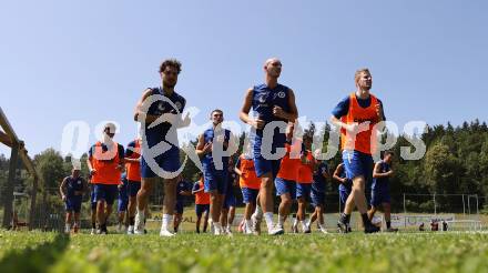 Fussball Bundesliga. Training SK Austria Klagenfurt.  Simon Straudi, Nicolas Wimmer, Christopher CVetko . Viktring, am 26.4.2023.
Foto: Kuess



---
pressefotos, pressefotografie, kuess, qs, qspictures, sport, bild, bilder, bilddatenbank