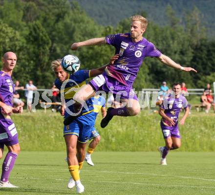 Fussball Bundesliga Testspiel. DSG/Atus  gegen SK Austria Klagenfurt.  Julian Sparouz (Ferlach),  Christopher Cvetko  (Austria KLagenfurt). Ferlach, am 30.6.2023.
Foto: Kuess



---
pressefotos, pressefotografie, kuess, qs, qspictures, sport, bild, bilder, bilddatenbank