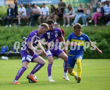 Fussball Bundesliga Testspiel. DSG/ATUS Ferlach gegen SK Austria Klagenfurt. Jonas Arweiler, Andrew Irving (Austria KLagenfurt). Ferlach, am 30.6.2023.
Foto: Kuess



---
pressefotos, pressefotografie, kuess, qs, qspictures, sport, bild, bilder, bilddatenbank