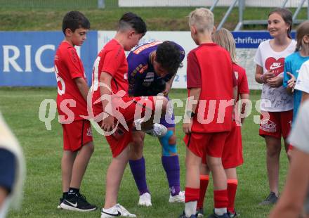 Fussball Bundesliga. Testspiel. ATSV Wolfsberg gegen SK Austria KLagenfurt. Simon Straudi, Fans   (KLagenfurt). Wolfsberg, am 4.7.2023.
Foto: Kuess



---
pressefotos, pressefotografie, kuess, qs, qspictures, sport, bild, bilder, bilddatenbank