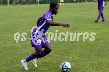 Fussball Bundesliga. Testspiel. ASKOE Koettmannsdorf gegen SK Austria Klagenfurt. Solomon Bonnah (Austria KLagenfurt). Koettmannsdorf, am 19.7.2023.
Foto: Kuess



---
pressefotos, pressefotografie, kuess, qs, qspictures, sport, bild, bilder, bilddatenbank