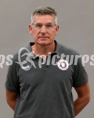 Fussball Bundesliga. SK Austria Klagenfurt. Mannschaftsfototermin. Portrait.   Dr. Ernst Benischke, Teamarzt .  Klagenfurt, am 10.7.2023.
Foto: Kuess






---
pressefotos, pressefotografie, kuess, qs, qspictures, sport, bild, bilder, bilddatenbank