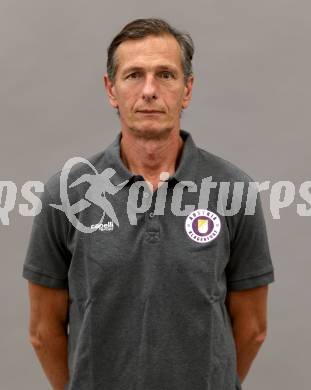 Fussball Bundesliga. SK Austria Klagenfurt. Mannschaftsfototermin. Portrait.   Peter Kostolansky, Zeugwart .  Klagenfurt, am 10.7.2023.
Foto: Kuess






---
pressefotos, pressefotografie, kuess, qs, qspictures, sport, bild, bilder, bilddatenbank