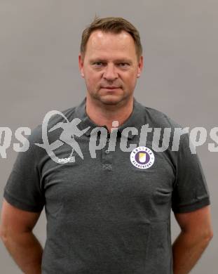 Fussball Bundesliga. SK Austria Klagenfurt. Mannschaftsfototermin. Portrait.    Matej Vidovic, Masseur.  Klagenfurt, am 10.7.2023.
Foto: Kuess






---
pressefotos, pressefotografie, kuess, qs, qspictures, sport, bild, bilder, bilddatenbank