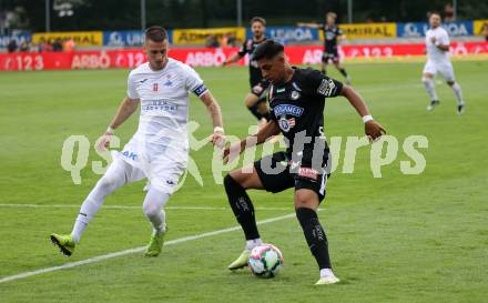 Fussball OEFB Cup. SAK gegen Sturm Graz.  Zoran Vukovic,  (SAK),   Manprit Sarkaria (Sturm Graz). KLagenfurt, am 22.7.2023.
Foto: Kuess






---
pressefotos, pressefotografie, kuess, qs, qspictures, sport, bild, bilder, bilddatenbank