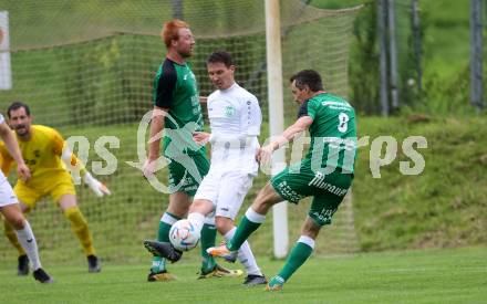 Fussball Kaerntner Liga. Lendorf gegen Landskron.  Christian Kautz (Lendorf),   Lukas Anton Kofler (Landskron). Lendorf, am 4.8.2023.
Foto: Kuess


---
pressefotos, pressefotografie, kuess, qs, qspictures, sport, bild, bilder, bilddatenbank