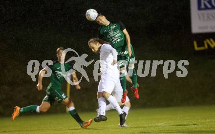 Fussball Kaerntner Liga. Lendorf gegen Landskron. Felix Helmut Hutter  (Lendorf),    Patrick Freithofnigg (Landskron). Lendorf, am 4.8.2023.
Foto: Kuess



---
pressefotos, pressefotografie, kuess, qs, qspictures, sport, bild, bilder, bilddatenbank