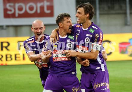 Fussball Bundesliga. SK Austria Klagenfurt gegen WAC.  Torjubel Nicolas Wimmer, Christopher Wernitznig, Thorsten Mahrer (Klagenfurt).  Klagenfurt, am 9.8.2023.
Foto: Kuess
---
pressefotos, pressefotografie, kuess, qs, qspictures, sport, bild, bilder, bilddatenbank