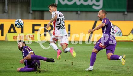 Fussball Bundesliga. SK Austria Klagenfurt gegen WAC.  Kosmas Gkezos, Rico Benatelli,  (Klagenfurt),  Florian Rieder   (WAC).  Klagenfurt, am 9.8.2023.
Foto: Kuess
---
pressefotos, pressefotografie, kuess, qs, qspictures, sport, bild, bilder, bilddatenbank