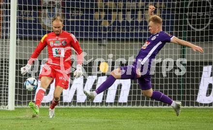 Fussball Bundesliga. SK Austria Klagenfurt gegen WAC.  Jonas Arweiler, (Klagenfurt),  Hendrik Bonmann    (WAC).  Klagenfurt, am 9.8.2023.
Foto: Kuess
---
pressefotos, pressefotografie, kuess, qs, qspictures, sport, bild, bilder, bilddatenbank