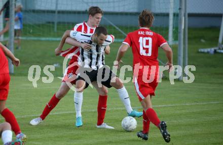 Fussball Kaerntner Liga. Bleiburg gegen KAC.  Adnan Besic   (Bleiburg),   Hannes Plieschnegger   (KAC). Bleiburg, am 12.8.2023.
Foto: Kuess
---
pressefotos, pressefotografie, kuess, qs, qspictures, sport, bild, bilder, bilddatenbank