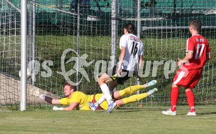 Fussball Kaerntner Liga. Bleiburg gegen KAC. Miha Vidmar   (Bleiburg),   Florian Magnes  (KAC). Bleiburg, am 12.8.2023.
Foto: Kuess
---
pressefotos, pressefotografie, kuess, qs, qspictures, sport, bild, bilder, bilddatenbank