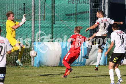 Fussball Kaerntner Liga. Bleiburg gegen KAC.   Adnan Besic,  (Bleiburg),  Florian Magnes, Patrick Ritzinger   (KAC). Bleiburg, am 12.8.2023.
Foto: Kuess
---
pressefotos, pressefotografie, kuess, qs, qspictures, sport, bild, bilder, bilddatenbank