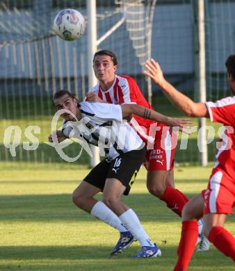 Fussball Kaerntner Liga. Bleiburg gegen KAC.  Miha Vidmar  (Bleiburg),   Patrick Legner  (KAC). Bleiburg, am 12.8.2023.
Foto: Kuess
---
pressefotos, pressefotografie, kuess, qs, qspictures, sport, bild, bilder, bilddatenbank