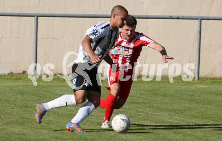 Fussball Kaerntner Liga. Bleiburg gegen KAC.   Lazar Gacic (Bleiburg),    Florian Richard Peterl (KAC). Bleiburg, am 12.8.2023.
Foto: Kuess
---
pressefotos, pressefotografie, kuess, qs, qspictures, sport, bild, bilder, bilddatenbank