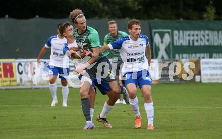 Fussball Kaerntner Liga. Treibach gegen Voelkermarkt.   Ognjen Gigovic, Lukas Maximilian Pippan (Treibach),    Mario Michael Kuester (Voelkermarkt). Treibach, am 18.8.2023.
Foto: Kuess
---
pressefotos, pressefotografie, kuess, qs, qspictures, sport, bild, bilder, bilddatenbank