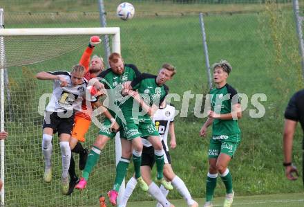 Fussball Kaerntner Liga. Lendorf gegen Spittal.  Christian Wernisch, Joseph Rainer (Lendorf),  Paul Mayerhofer, Tristan Bruekk   (Spittal). Lendorf am 25.8.2023.
Foto: Kuess
---
pressefotos, pressefotografie, kuess, qs, qspictures, sport, bild, bilder, bilddatenbank