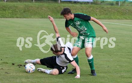 Fussball Kaerntner Liga. Lendorf gegen Spittal.  Fabio Norbert Daxer  (Lendorf),   Fabian Hoi  (Spittal). Lendorf am 25.8.2023.
Foto: Kuess
---
pressefotos, pressefotografie, kuess, qs, qspictures, sport, bild, bilder, bilddatenbank