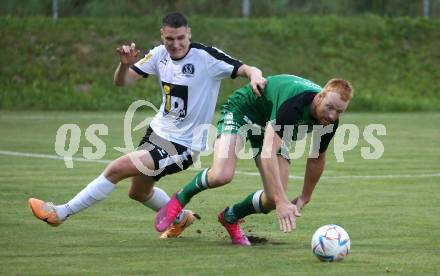 Fussball Kaerntner Liga. Lendorf gegen Spittal.  Christian Wernisch  (Lendorf),  Killian Brandner   (Spittal). Lendorf am 25.8.2023.
Foto: Kuess
---
pressefotos, pressefotografie, kuess, qs, qspictures, sport, bild, bilder, bilddatenbank