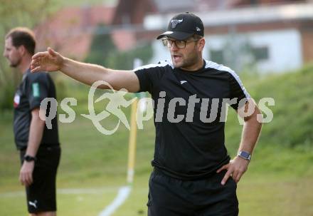 Fussball Kaerntner Liga. Lendorf gegen Spittal. Trainer  Christoph Morgenstern  (Lendorf). Lendorf, am 25.8.2023.
Foto: Kuess
---
pressefotos, pressefotografie, kuess, qs, qspictures, sport, bild, bilder, bilddatenbank