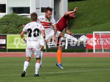 Fussball Unterliga West. Lienz gegen Woelfnitz    Nebojsa Markovic (Lienz),  Christof Reichmann   (Woelfnitz). Lienz am 26.8.2023.
Foto: Kuess
---
pressefotos, pressefotografie, kuess, qs, qspictures, sport, bild, bilder, bilddatenbank