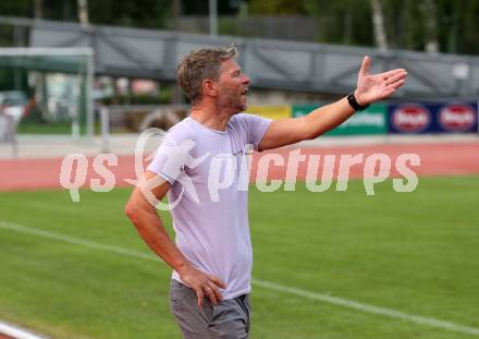 Fussball Unterliga West. Lienz gegen Woelfnitz   Trainer Guenter Tabernig (Lienz). Lienz am 26.8.2023.
Foto: Kuess
---
pressefotos, pressefotografie, kuess, qs, qspictures, sport, bild, bilder, bilddatenbank