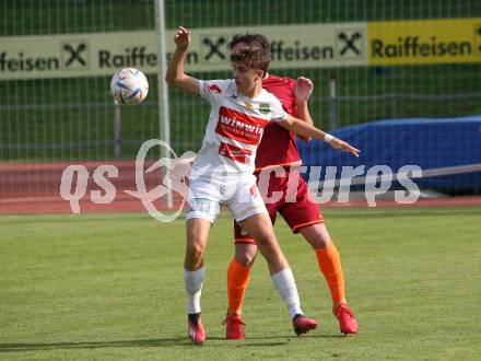 Fussball Unterliga West. Lienz gegen Woelfnitz   Sandro Unterreiner (Lienz),   Johannes Mederer   (Woelfnitz). Lienz am 26.8.2023.
Foto: Kuess
---
pressefotos, pressefotografie, kuess, qs, qspictures, sport, bild, bilder, bilddatenbank