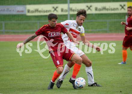 Fussball Unterliga West. Lienz gegen Woelfnitz   Manuel Eder  (Lienz),    Zan Poglajen (Woelfnitz). Lienz am 26.8.2023.
Foto: Kuess
---
pressefotos, pressefotografie, kuess, qs, qspictures, sport, bild, bilder, bilddatenbank