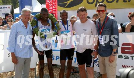 Kaernten laeuft.   Landeshauptmann Peter Kaiser, Geofrey Kiboi (KEN), Calistus Kitoo (KEN), Buergermeister Christian Scheider.  .  KLagenfurt, am 27.8.2023.
Foto: Kuess
---
pressefotos, pressefotografie, kuess, qs, qspictures, sport, bild, bilder, bilddatenbank