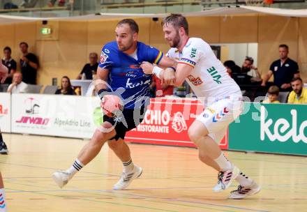 Handball BUndesliga. SC Ferlach gegen HC FIVERS WAT Margareten.  Patrik Leban, (SCF),     Florian Heizinger (Margareten). Ferlach, am 5.9.2023.
Foto: Kuess
---
pressefotos, pressefotografie, kuess, qs, qspictures, sport, bild, bilder, bilddatenbank