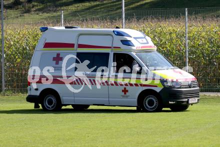 Fussball.  Testspiel. Austria Klagenfurt gegen GAK. Rettungswagen. Viktring, 8.9.2023.
Foto: Kuess
---
pressefotos, pressefotografie, kuess, qs, qspictures, sport, bild, bilder, bilddatenbank