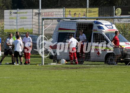 Fussball.  Testspiel. Austria Klagenfurt gegen GAK. Rettungswagen. Viktring, 8.9.2023.
Foto: Kuess
---
pressefotos, pressefotografie, kuess, qs, qspictures, sport, bild, bilder, bilddatenbank