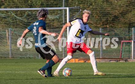 Fussball Kaerntner Liga. Kraig gegen Spittal.  Maximilian Felsberger  (Kraig),  Tristan Bruekk  (Spittal). Kraig, am 9.9.2023.
Foto: Kuess
---
pressefotos, pressefotografie, kuess, qs, qspictures, sport, bild, bilder, bilddatenbank