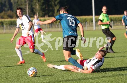 Fussball Kaerntner Liga. Kraig gegen Spittal.  Sebastian Hertelt  (Kraig),   Ralph Roman Scheer  (Spittal). Kraig, am 9.9.2023.
Foto: Kuess
---
pressefotos, pressefotografie, kuess, qs, qspictures, sport, bild, bilder, bilddatenbank