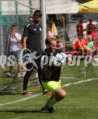 Fussball.  Testspiel. Austria Klagenfurt gegen GAK. Marco Knaller, Phillip Menzel  (Klagenfurt). Viktring, 8.9.2023.
Foto: Kuess
---
pressefotos, pressefotografie, kuess, qs, qspictures, sport, bild, bilder, bilddatenbank