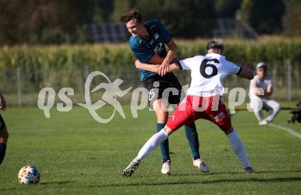 Fussball Kaerntner Liga. Kraig gegen Spittal.   Marco Pusnik (Kraig),  Tristan Bruekk  (Spittal). Kraig, am 9.9.2023.
Foto: Kuess
---
pressefotos, pressefotografie, kuess, qs, qspictures, sport, bild, bilder, bilddatenbank