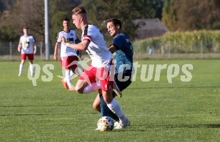 Fussball Kaerntner Liga. Kraig gegen Spittal.  Sebastian Hertelt  (Kraig),  Ralph Roman Scheer  (Spittal). Kraig, am 9.9.2023.
Foto: Kuess
---
pressefotos, pressefotografie, kuess, qs, qspictures, sport, bild, bilder, bilddatenbank